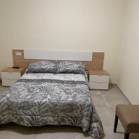 La Villa Hostal Calvarrasa de Abajo Bagian luar foto
