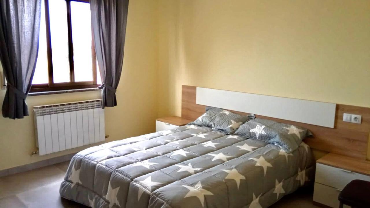 La Villa Hostal Calvarrasa de Abajo Bagian luar foto