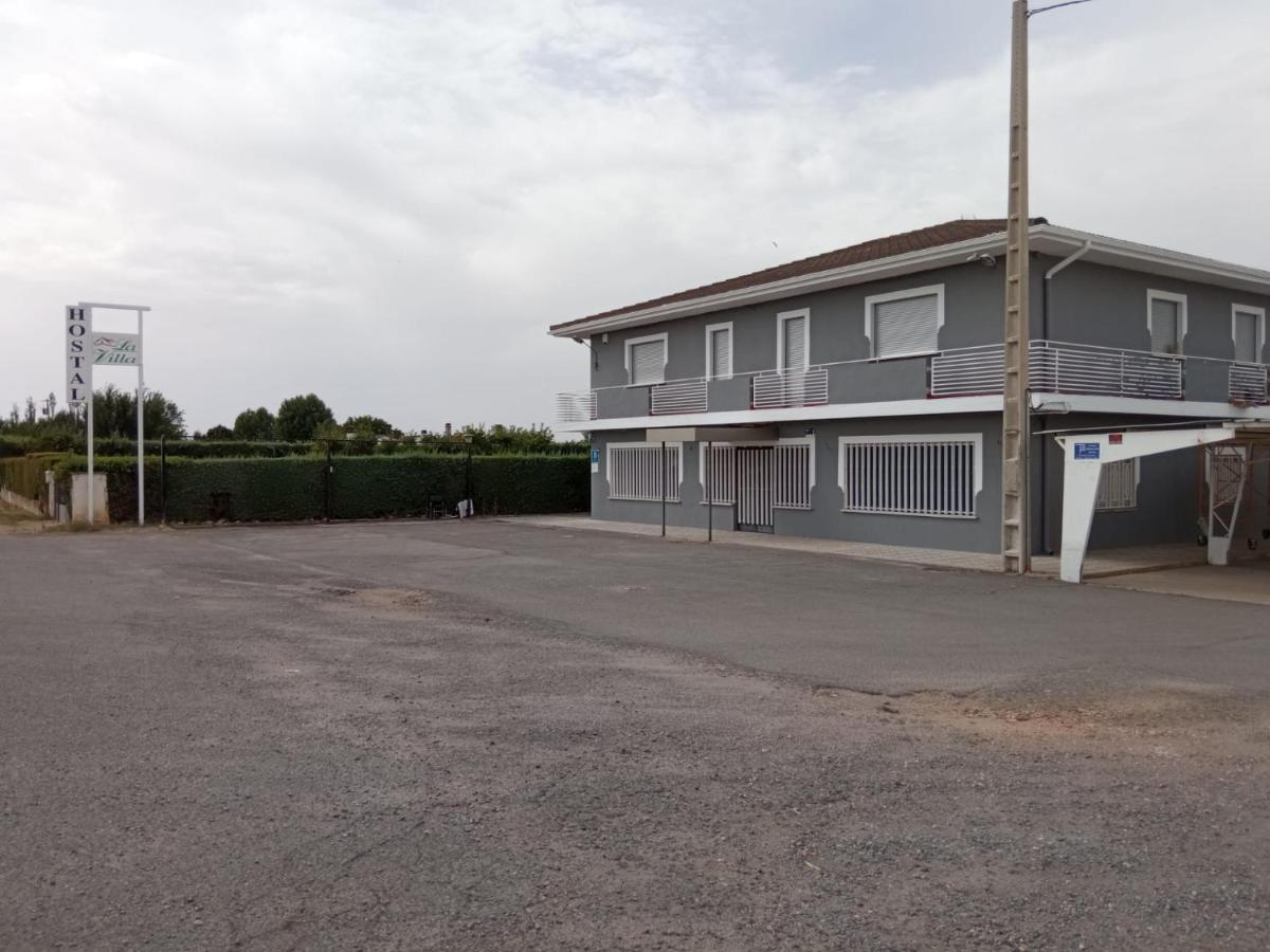 La Villa Hostal Calvarrasa de Abajo Bagian luar foto