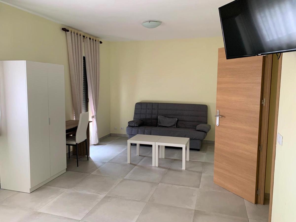 La Villa Hostal Calvarrasa de Abajo Bagian luar foto